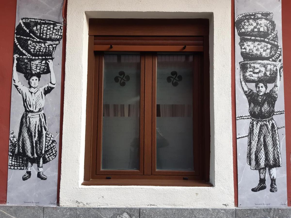 Andra Mari Apartamentu Turistikoak ベルメオ エクステリア 写真